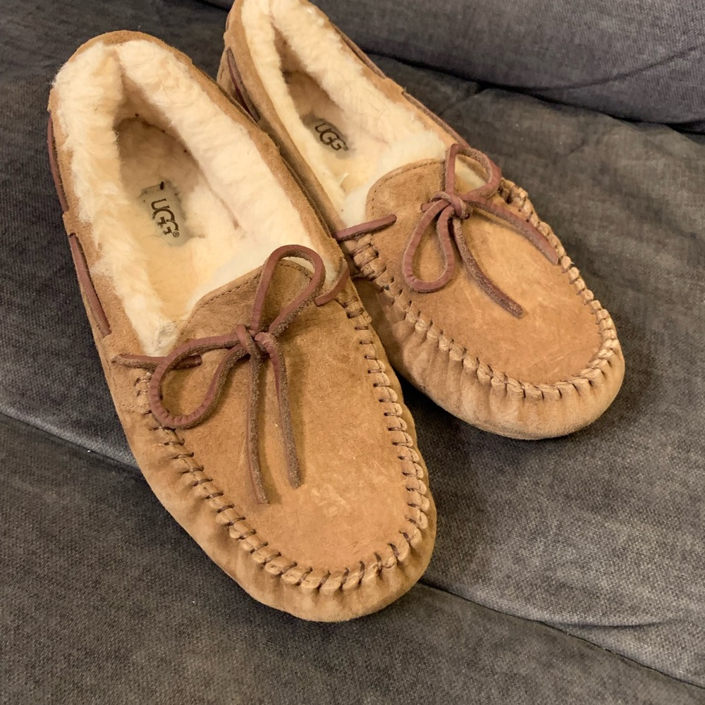 UGG Women’s size-8 Tan Moccasin Slippers Worn once